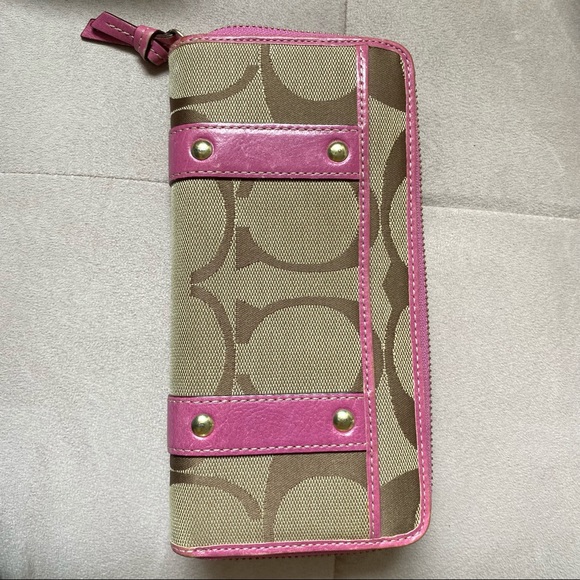 Coach Wallet - Picture 2 of 7